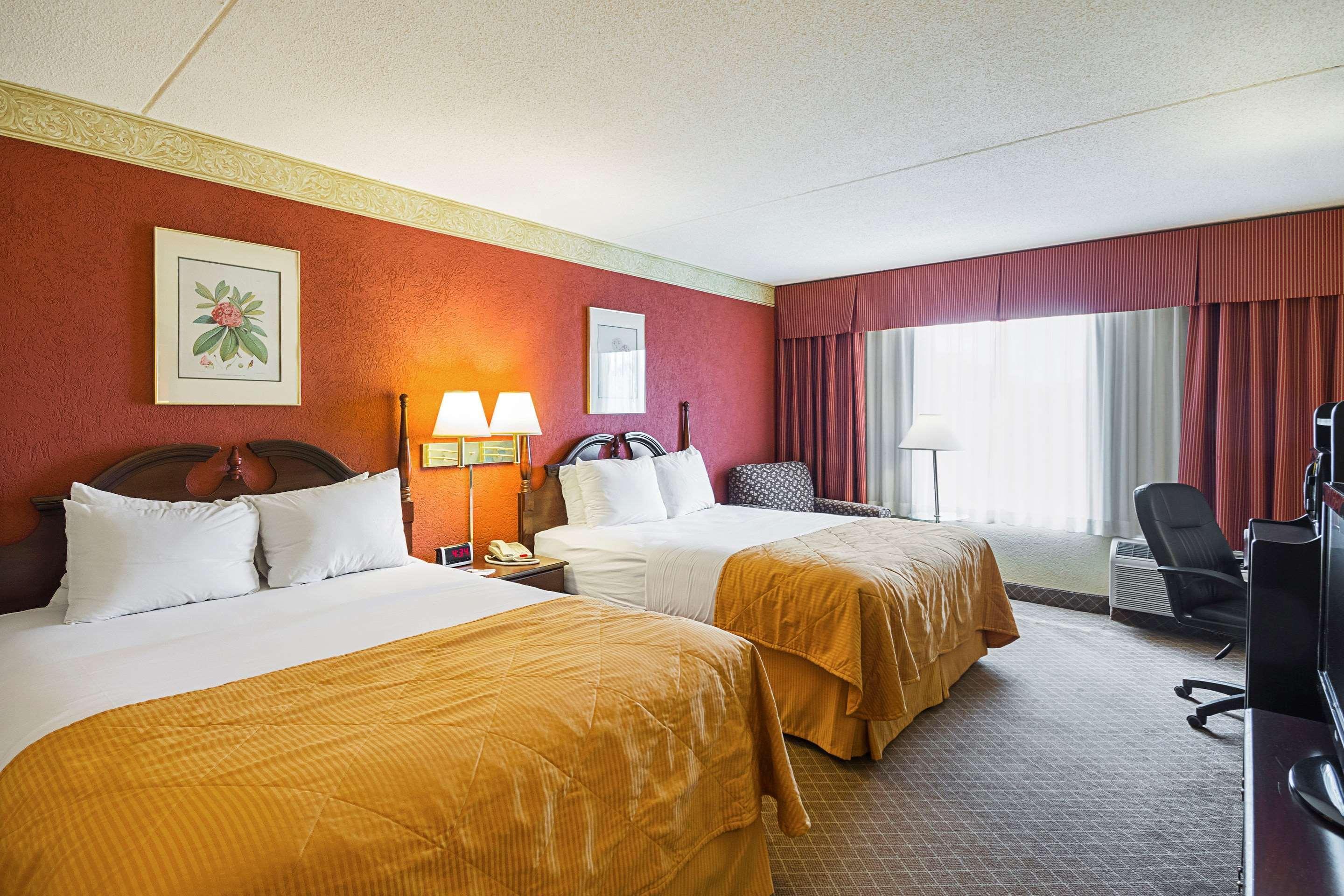 Clarion Inn Фэрмонт Экстерьер фото