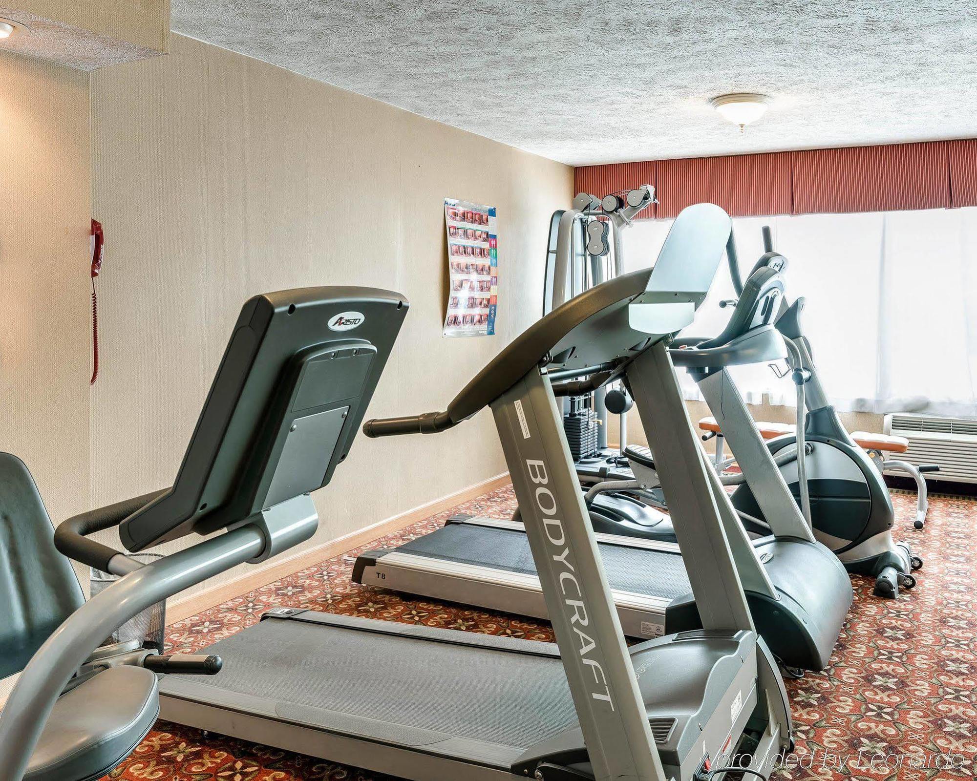 Clarion Inn Фэрмонт Экстерьер фото