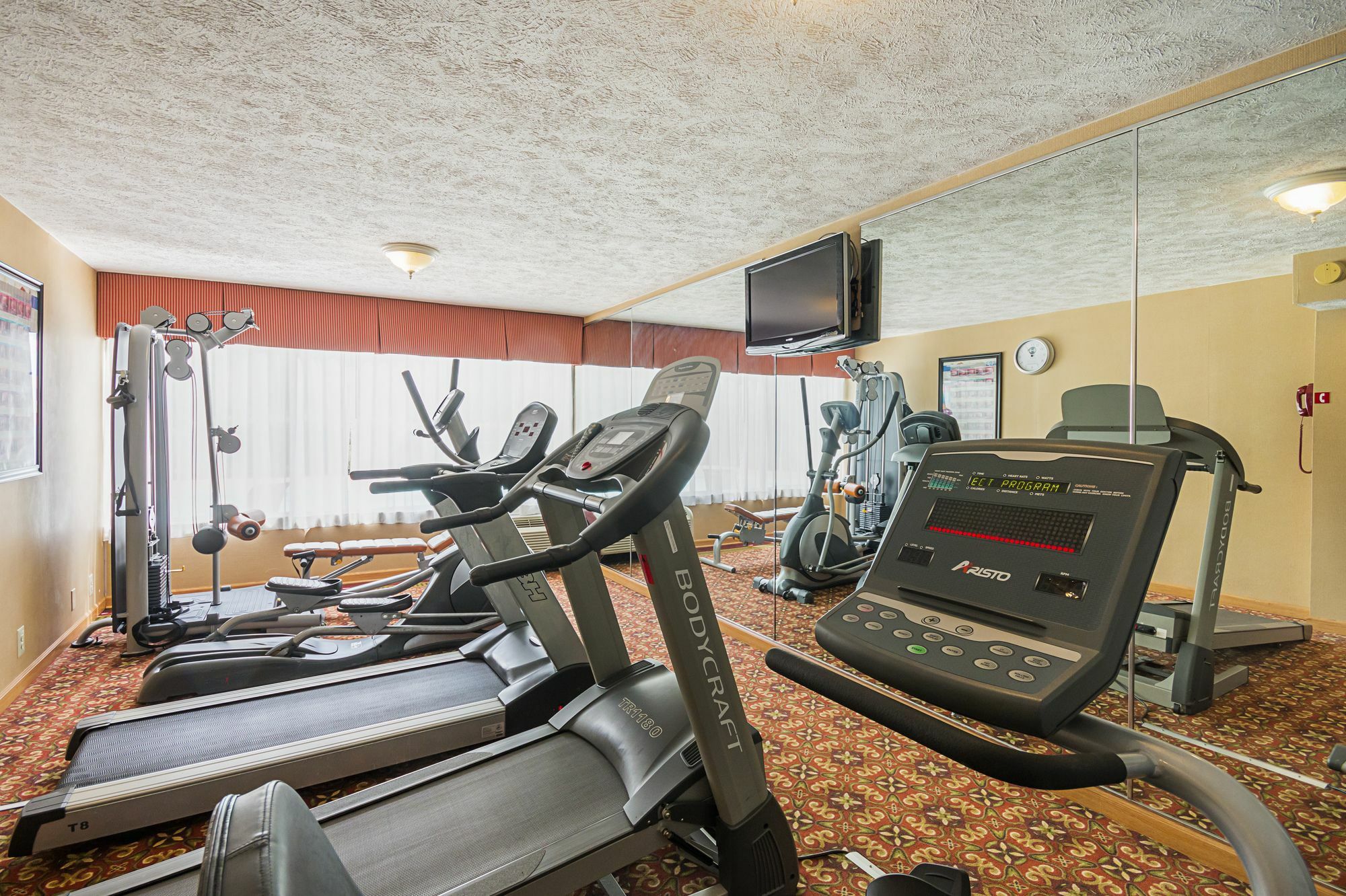 Clarion Inn Фэрмонт Экстерьер фото