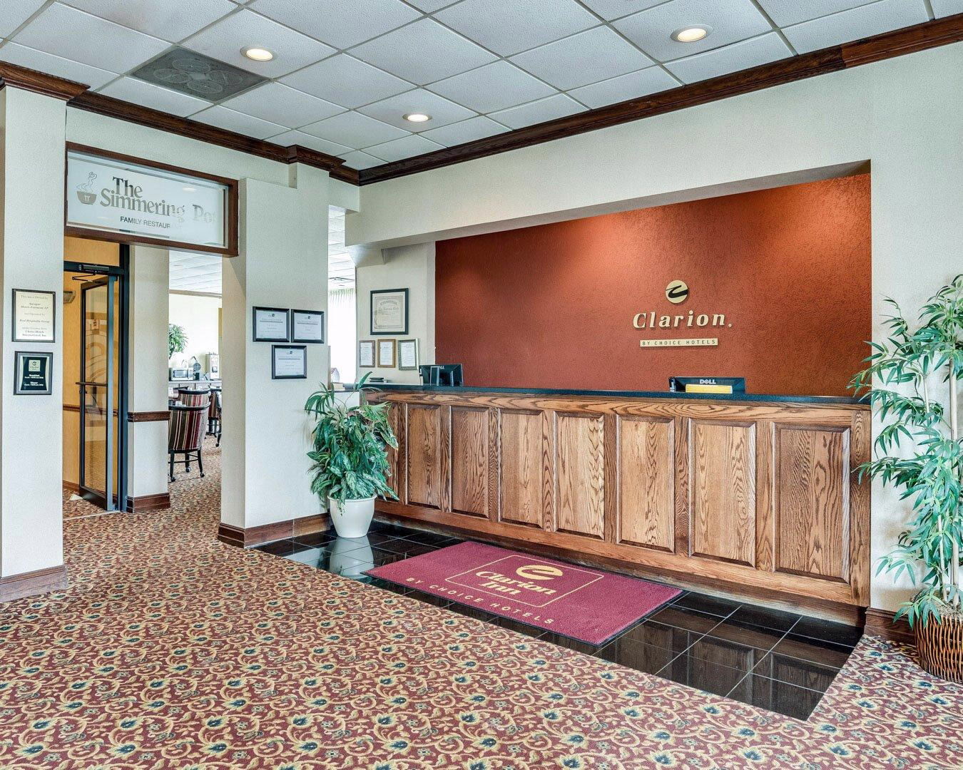 Clarion Inn Фэрмонт Экстерьер фото